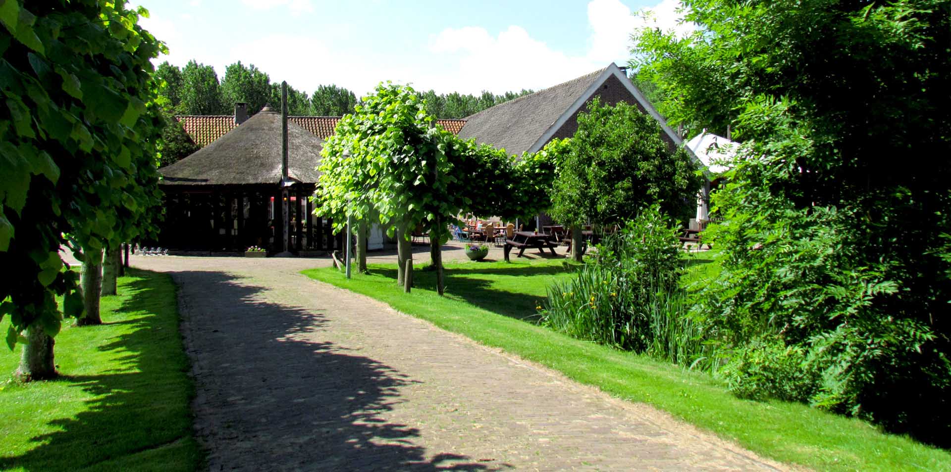 De oprit van Buitenplaats Vlaardingen