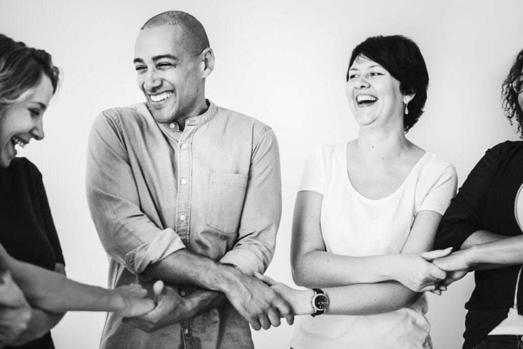 Teambuilding activiteiten op kantoor, activiteit, bedenken, samenwerking, uitje, thema, competitief, een manier kennen