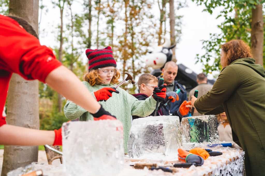 Ijssculpturen tijdens een winters bedrijfsuitje bij Buitenplaats Vlaardingen