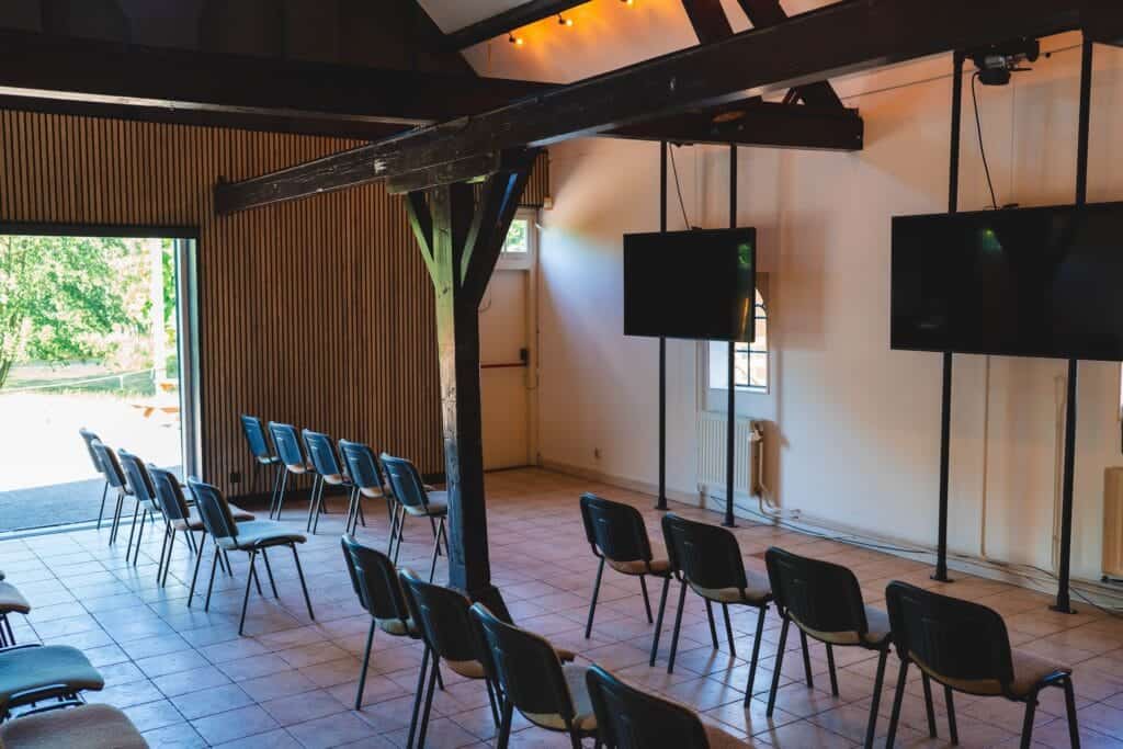 Locatie-stal-schermen-congres kopie Locatie stal schermen congres kopie