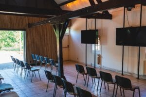 Vergaderlocatie Stal met tv scherm