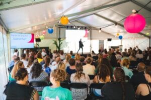 Vergaderlocatie Stal met tv scherm